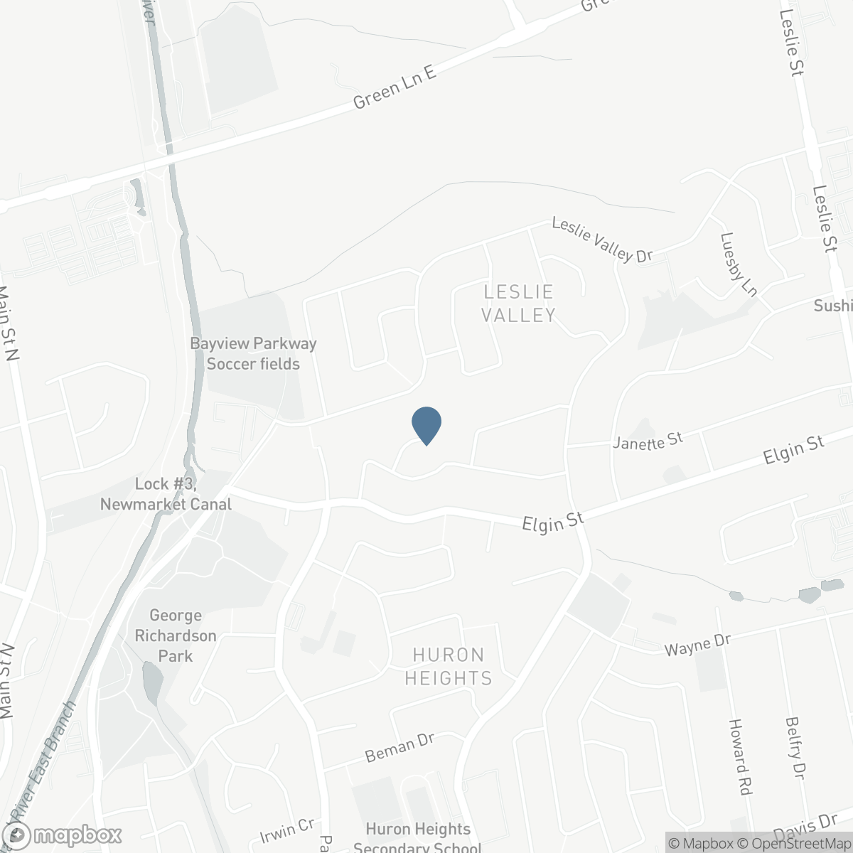 326 OAKWOOD COURT, Newmarket, Ontario L3Y 3C8